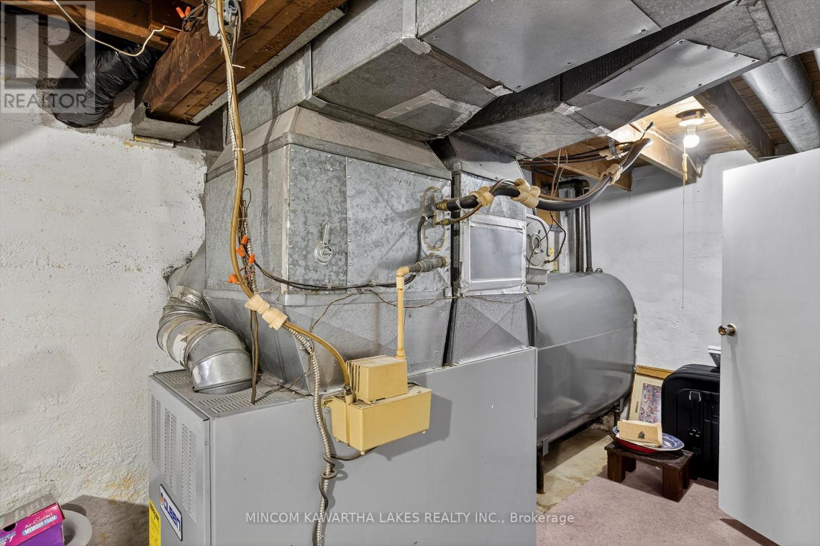 469 Edison Avenue, Peterborough (Otonabee Ward 1), Ontario  K9J 4G4 - Photo 34 - X12929626