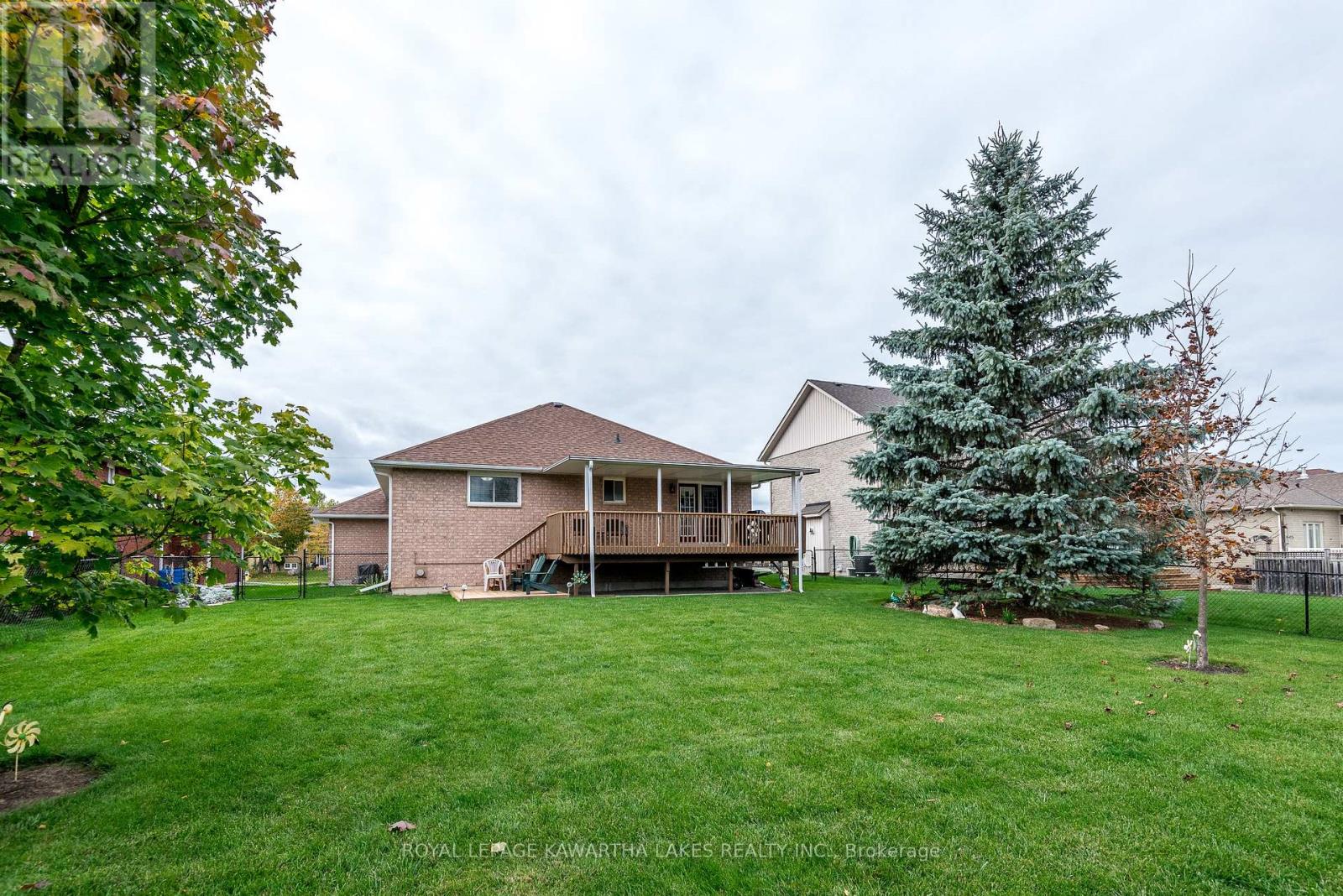 29 Midland Drive, Kawartha Lakes (Lindsay), Ontario  K9V 6B9 - Photo 12 - X12931634