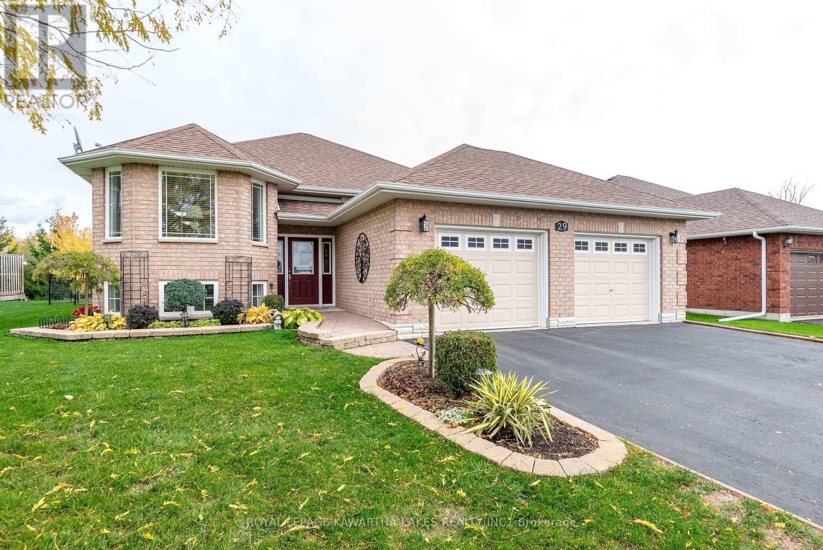 29 Midland Drive, Kawartha Lakes (Lindsay), Ontario  K9V 6B9 - Photo 2 - X12931634