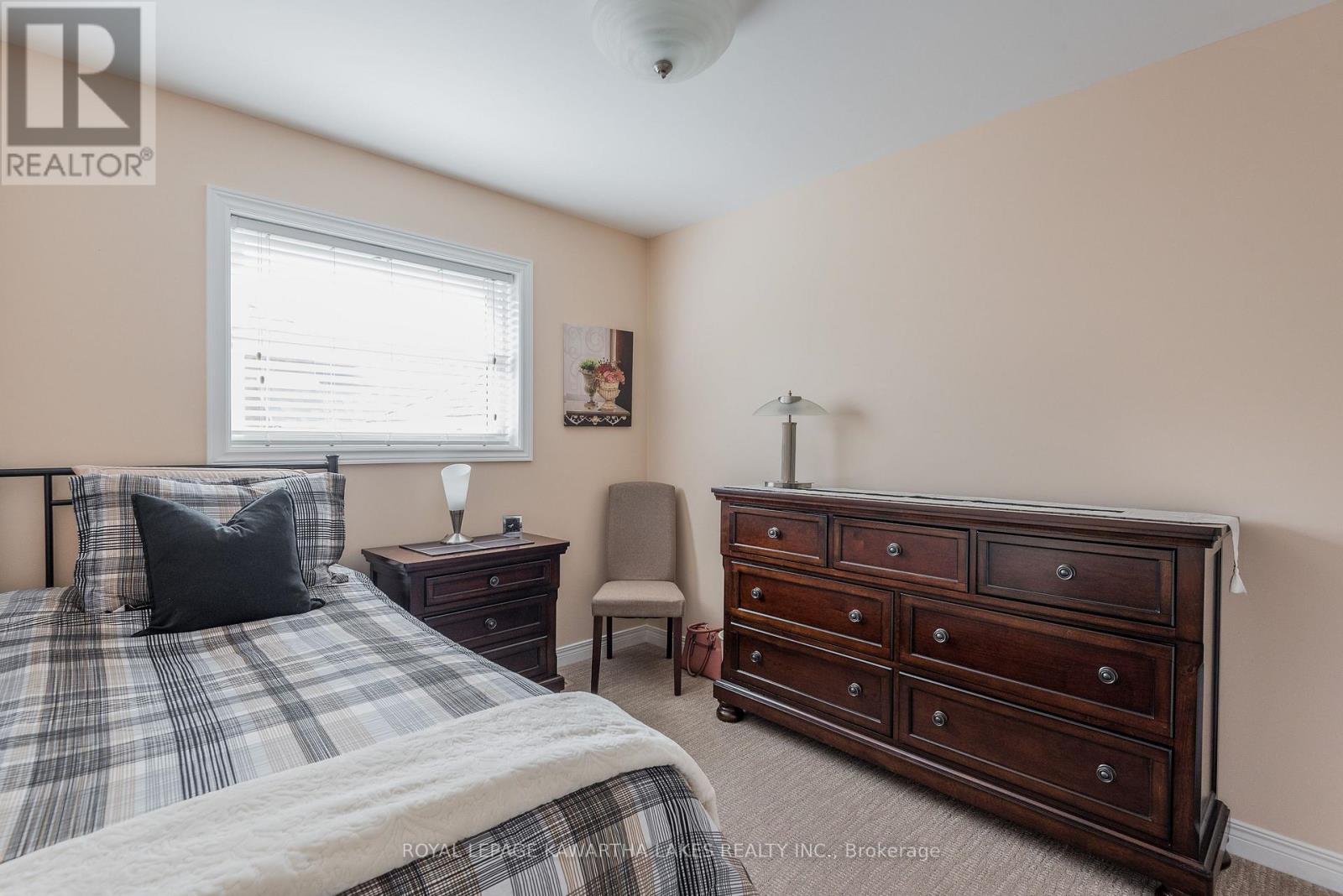 29 Midland Drive, Kawartha Lakes (Lindsay), Ontario  K9V 6B9 - Photo 22 - X12931634