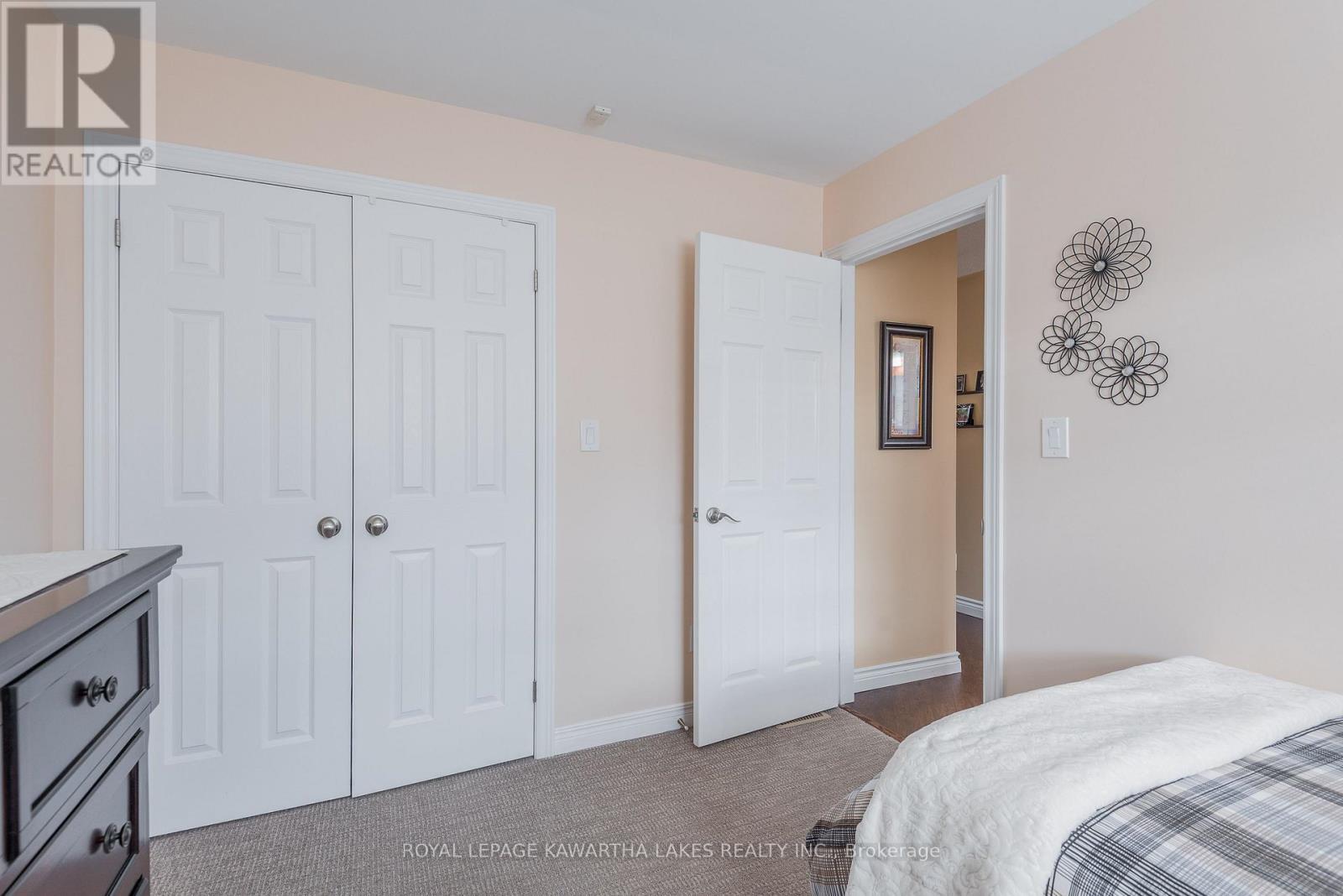 29 Midland Drive, Kawartha Lakes (Lindsay), Ontario  K9V 6B9 - Photo 23 - X12931634