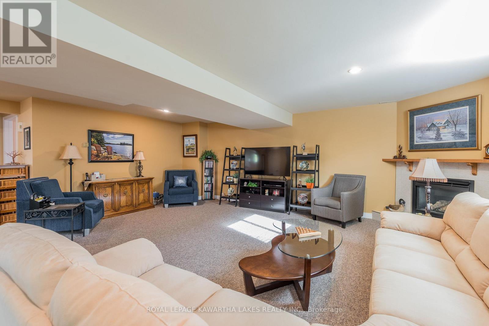 29 Midland Drive, Kawartha Lakes (Lindsay), Ontario  K9V 6B9 - Photo 27 - X12931634