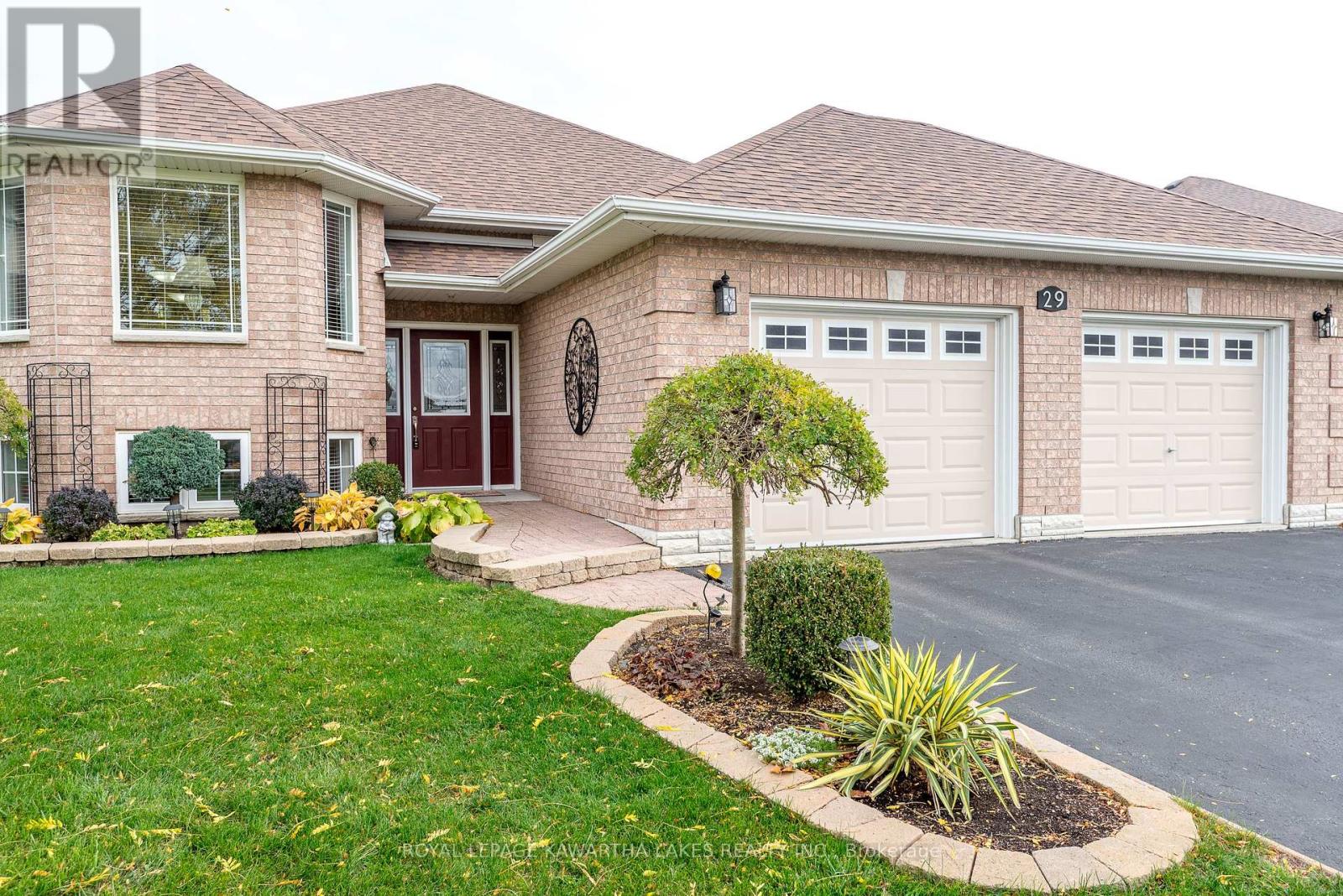 29 Midland Drive, Kawartha Lakes (Lindsay), Ontario  K9V 6B9 - Photo 3 - X12931634