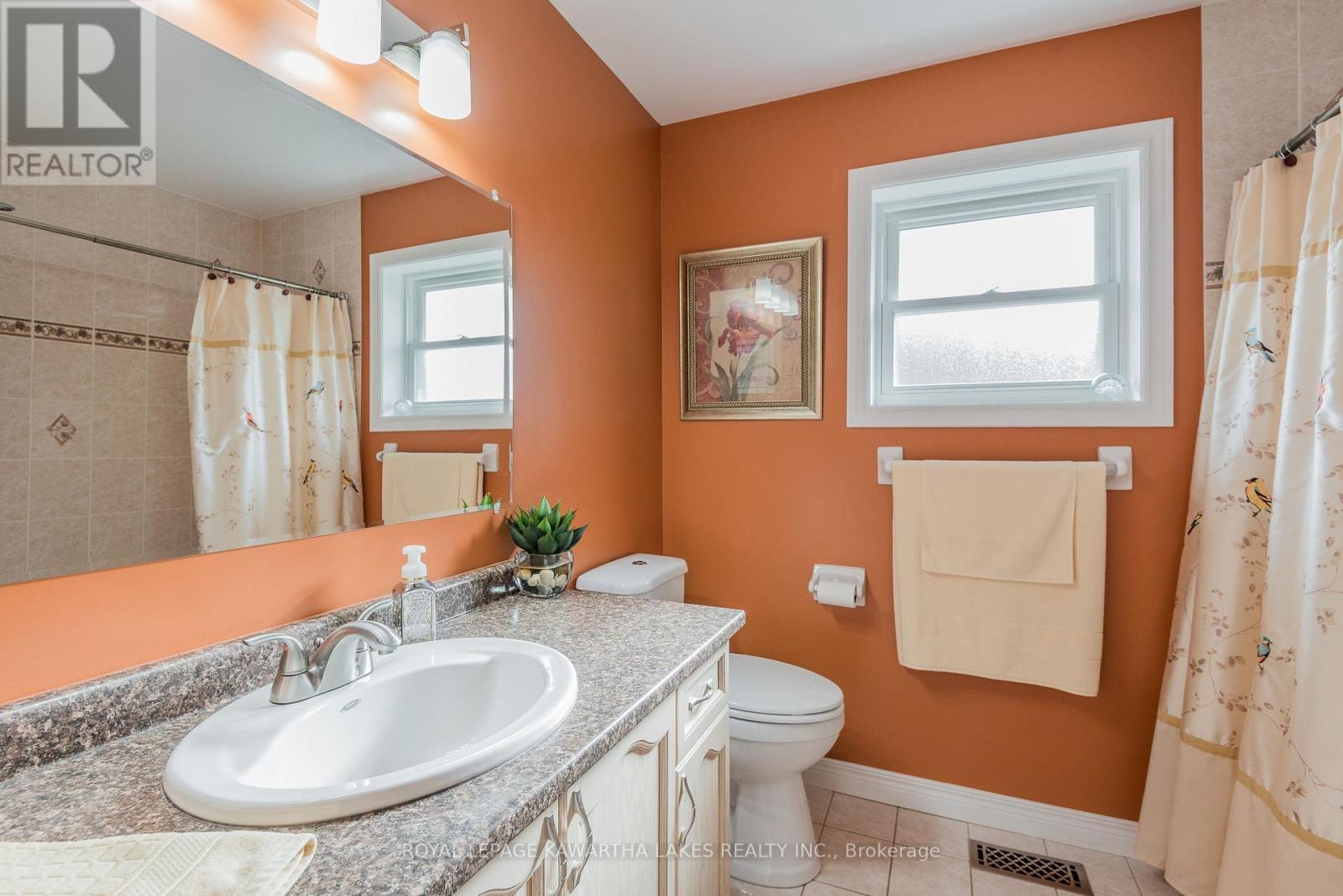 29 Midland Drive, Kawartha Lakes (Lindsay), Ontario  K9V 6B9 - Photo 30 - X12931634