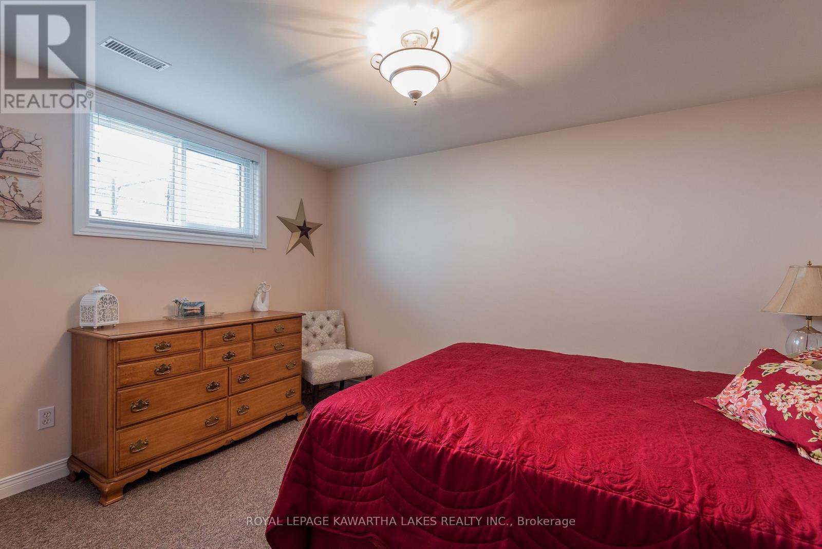 29 Midland Drive, Kawartha Lakes (Lindsay), Ontario  K9V 6B9 - Photo 32 - X12931634