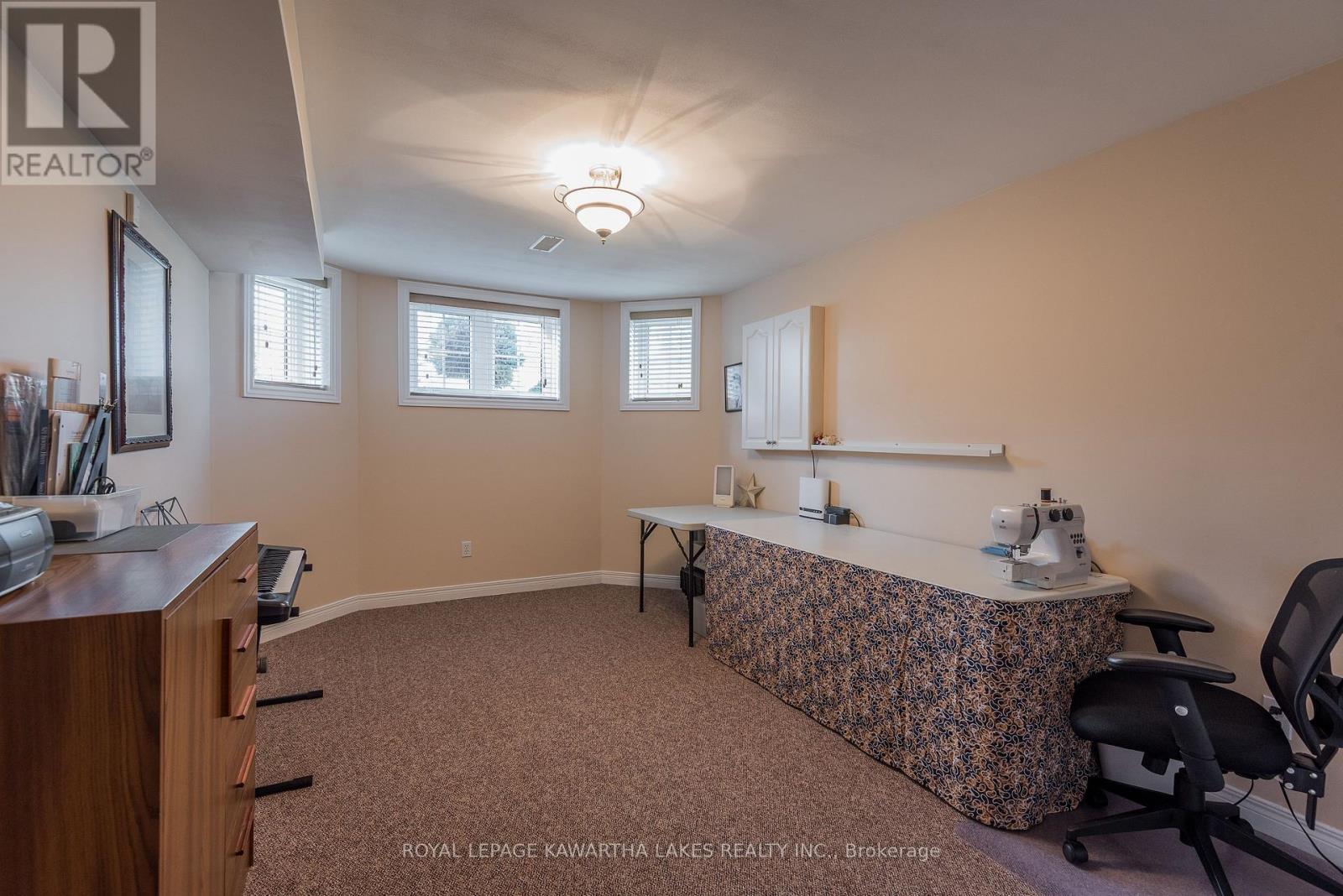 29 Midland Drive, Kawartha Lakes (Lindsay), Ontario  K9V 6B9 - Photo 33 - X12931634