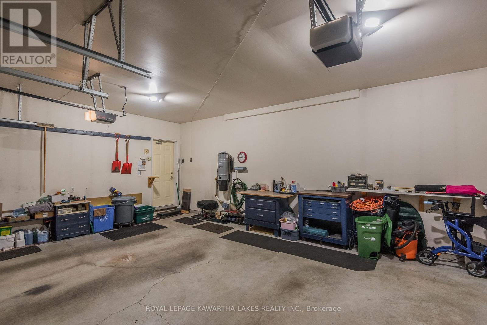 29 Midland Drive, Kawartha Lakes (Lindsay), Ontario  K9V 6B9 - Photo 37 - X12931634