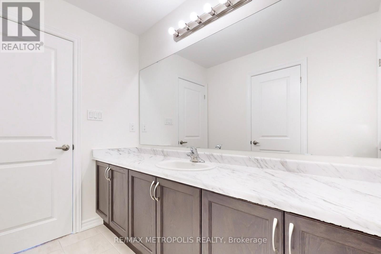 285 Flavelle Way, Peterborough (Monaghan Ward 2), Ontario  K9K 0J2 - Photo 42 - X12932254