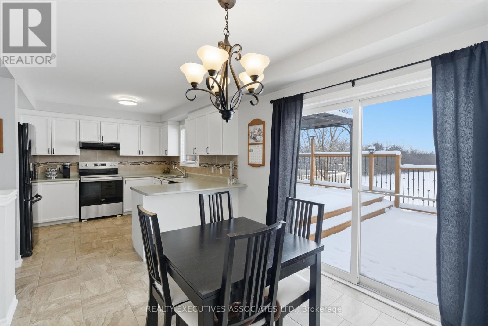 71 Truax Street, Kawartha Lakes (Lindsay), Ontario  K9V 0E3 - Photo 13 - X12933812