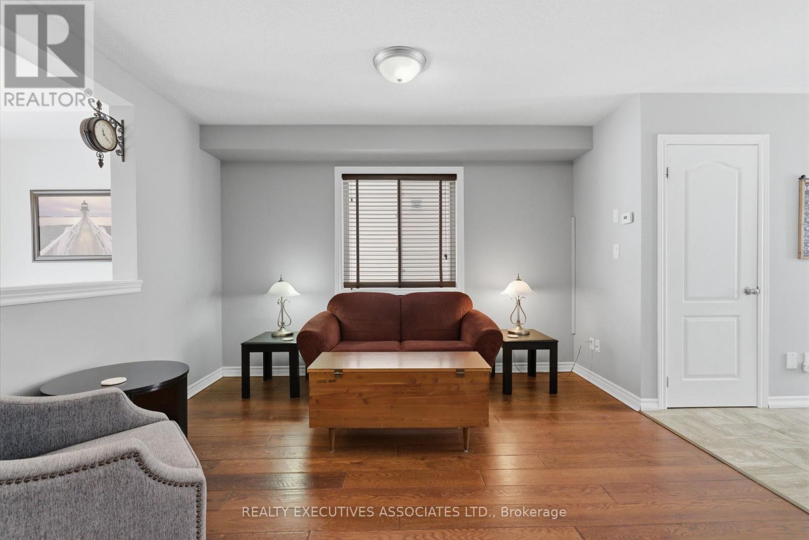 71 Truax Street, Kawartha Lakes (Lindsay), Ontario  K9V 0E3 - Photo 5 - X12933812