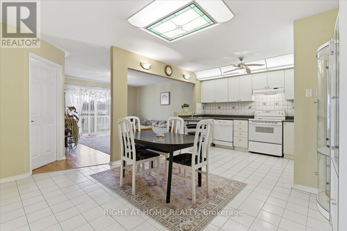 1349 Eagle Crescent, Peterborough (Monaghan Ward 2), Ontario  K9K 2K7 - Photo 4 - X12933806