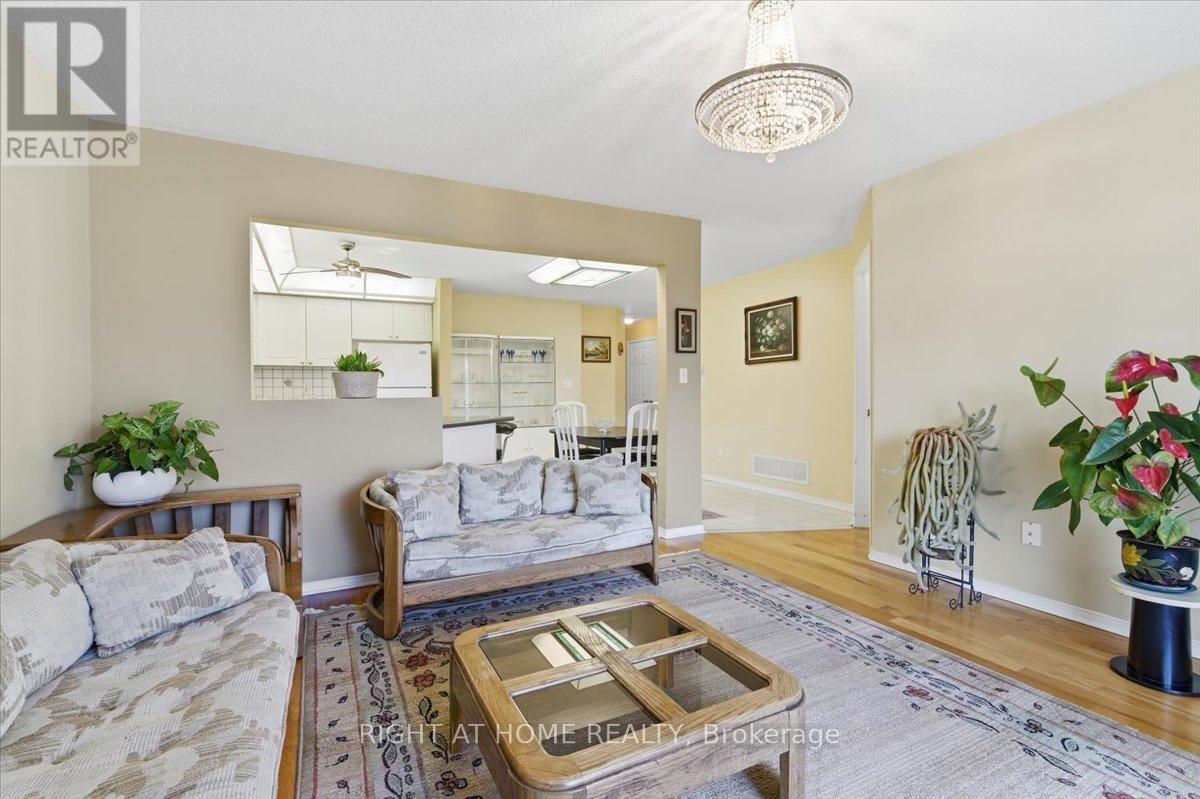 1349 Eagle Crescent, Peterborough (Monaghan Ward 2), Ontario  K9K 2K7 - Photo 6 - X12933806