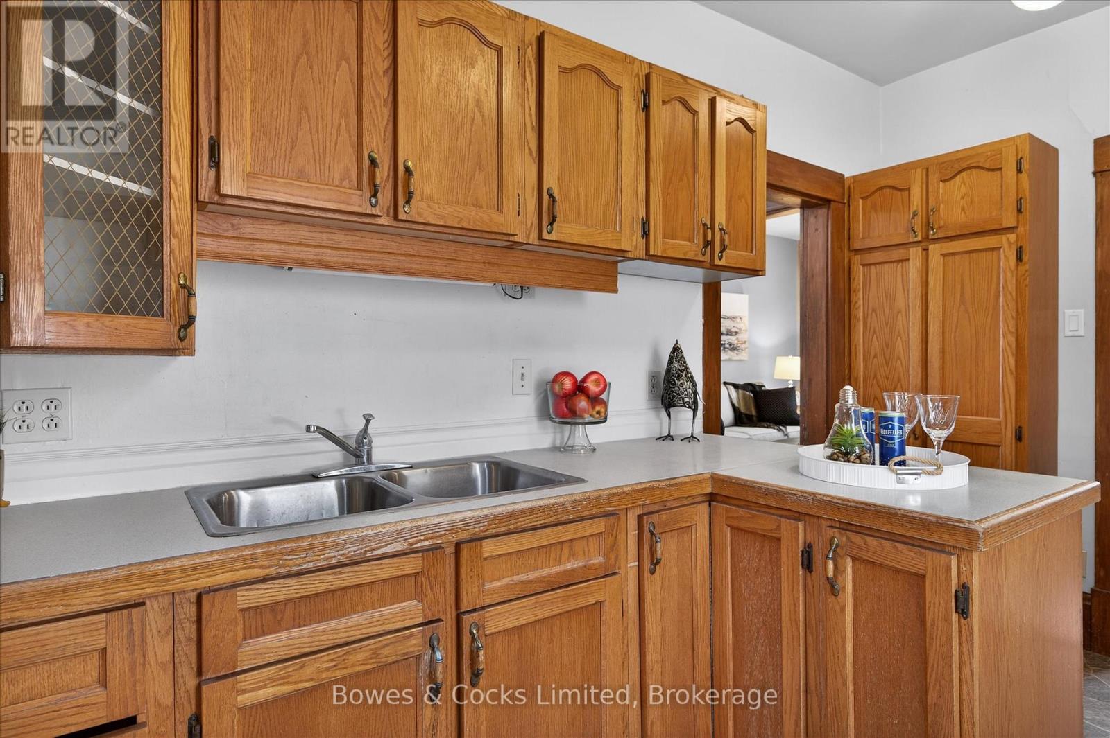 633 Downie Street, Peterborough (Town Ward 3), Ontario  K9H 4K2 - Photo 22 - X12934294