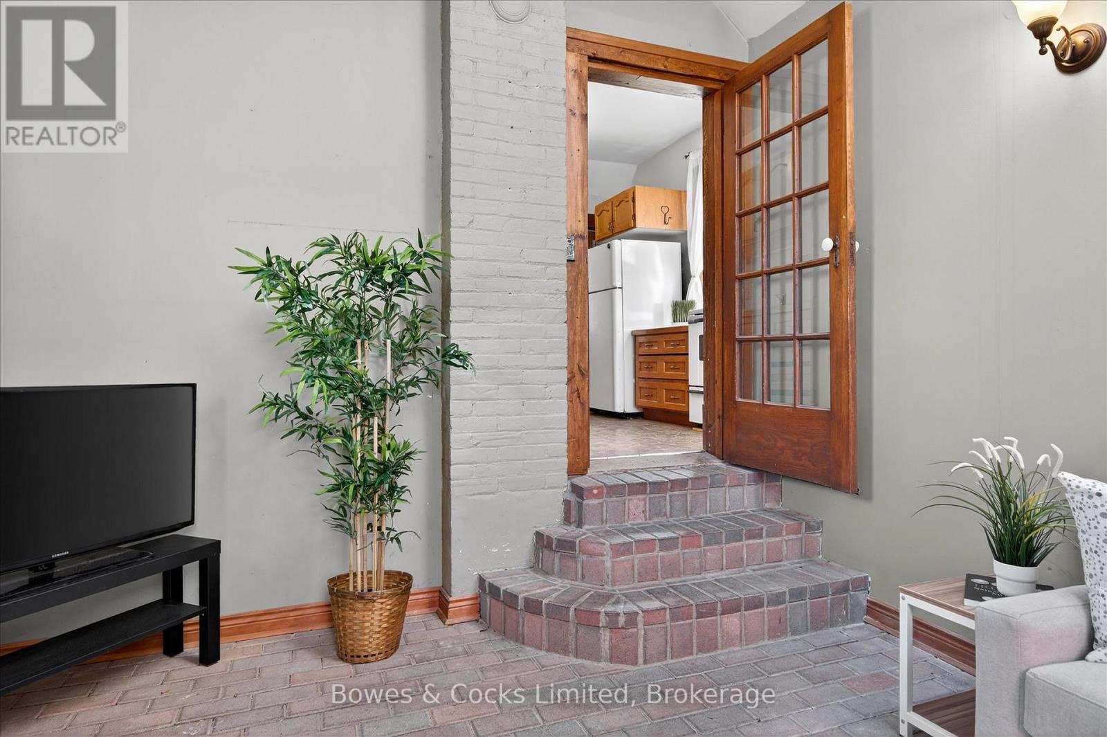 633 Downie Street, Peterborough (Town Ward 3), Ontario  K9H 4K2 - Photo 25 - X12934294