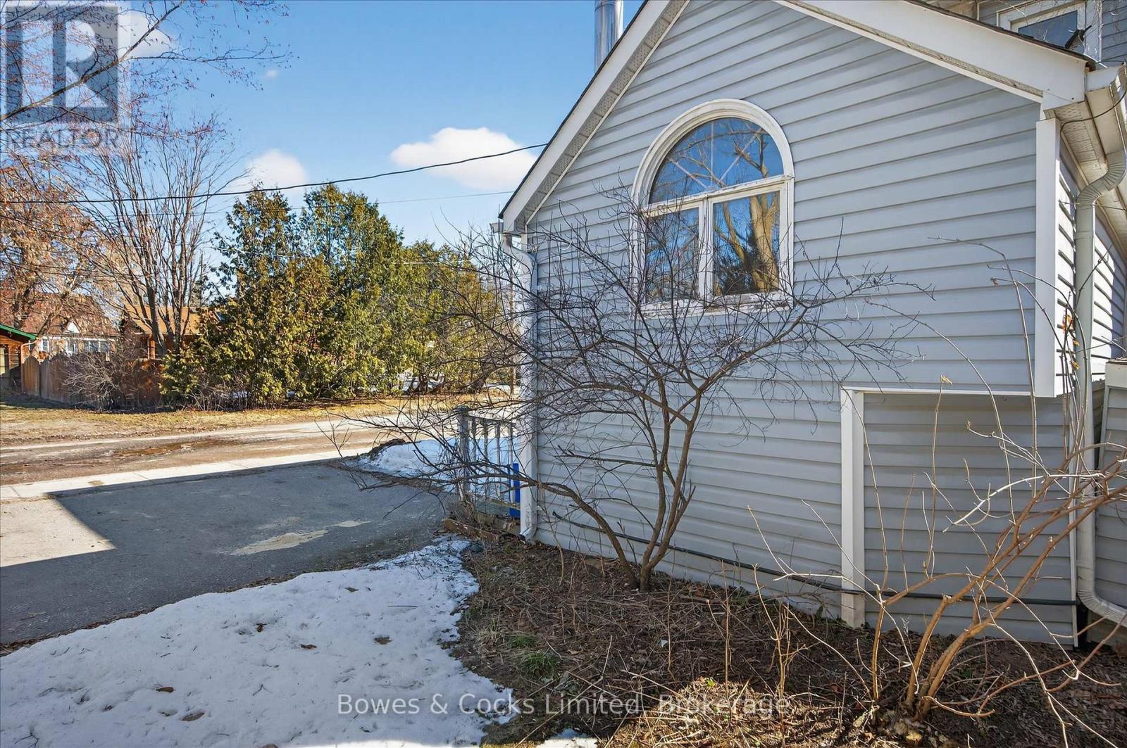 633 Downie Street, Peterborough (Town Ward 3), Ontario  K9H 4K2 - Photo 48 - X12934294