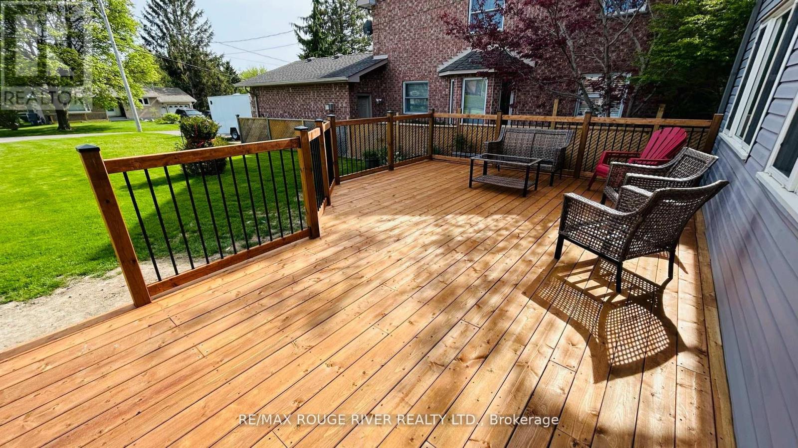 32 Andrew Street, Clarington (Newcastle), Ontario  L1B 1J3 - Photo 2 - E12934816