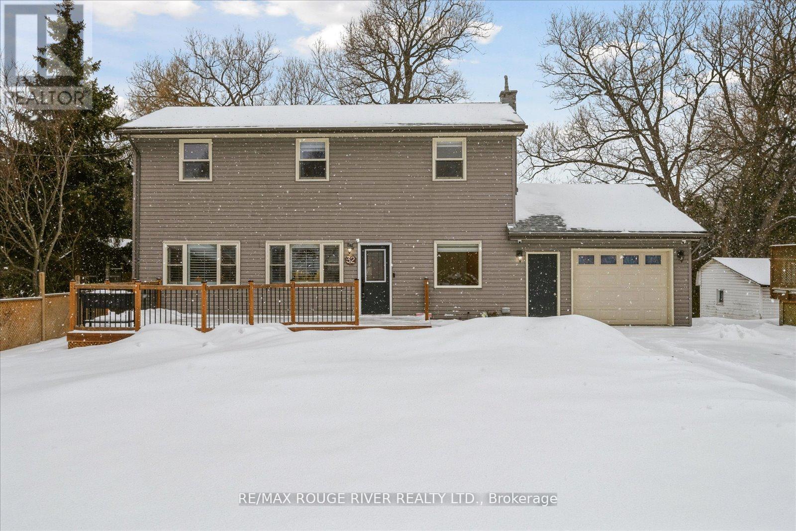 32 Andrew Street, Clarington (Newcastle), Ontario  L1B 1J3 - Photo 4 - E12934816