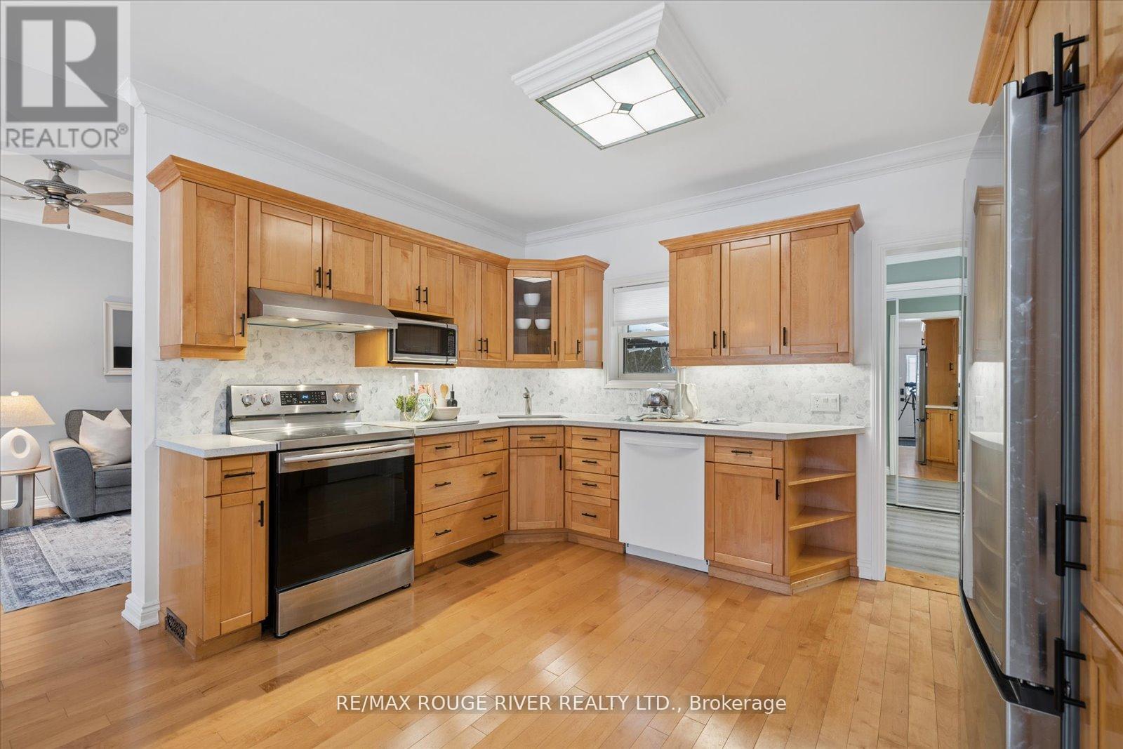 32 Andrew Street, Clarington (Newcastle), Ontario  L1B 1J3 - Photo 9 - E12934816