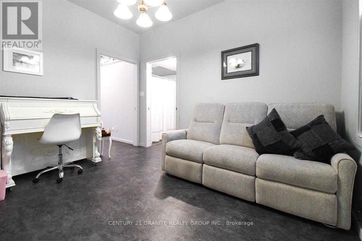 194 Hastings Street N, Bancroft (Bancroft Ward), Ontario  K0L 1C0 - Photo 10 - X12935350