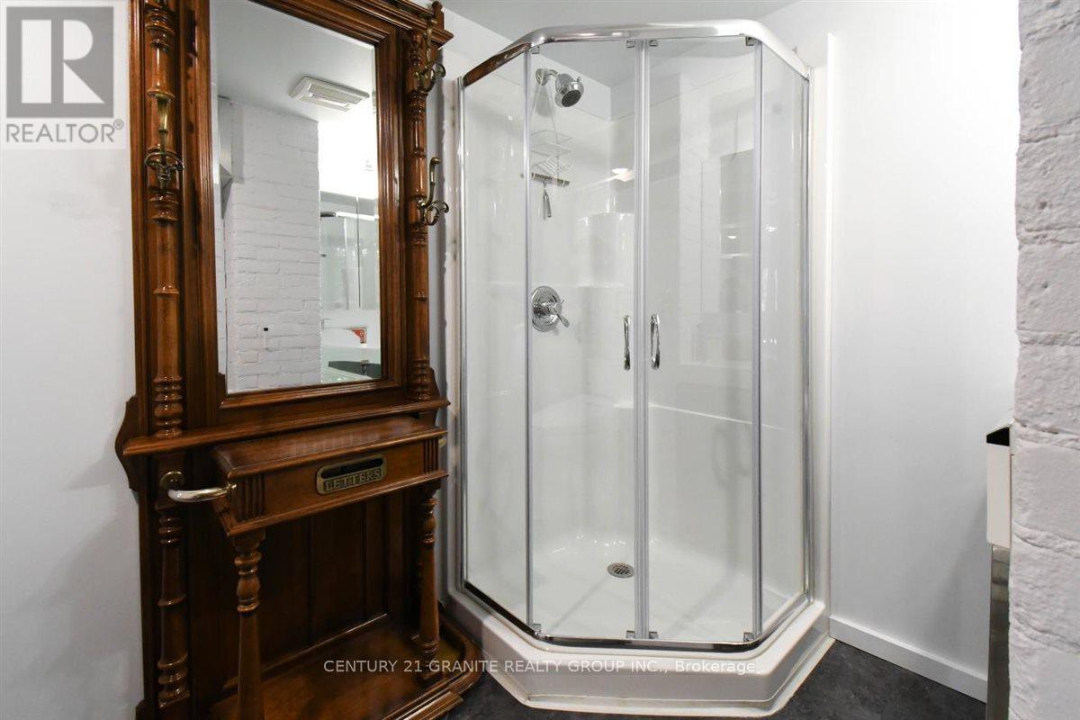 194 Hastings Street N, Bancroft (Bancroft Ward), Ontario  K0L 1C0 - Photo 16 - X12935350