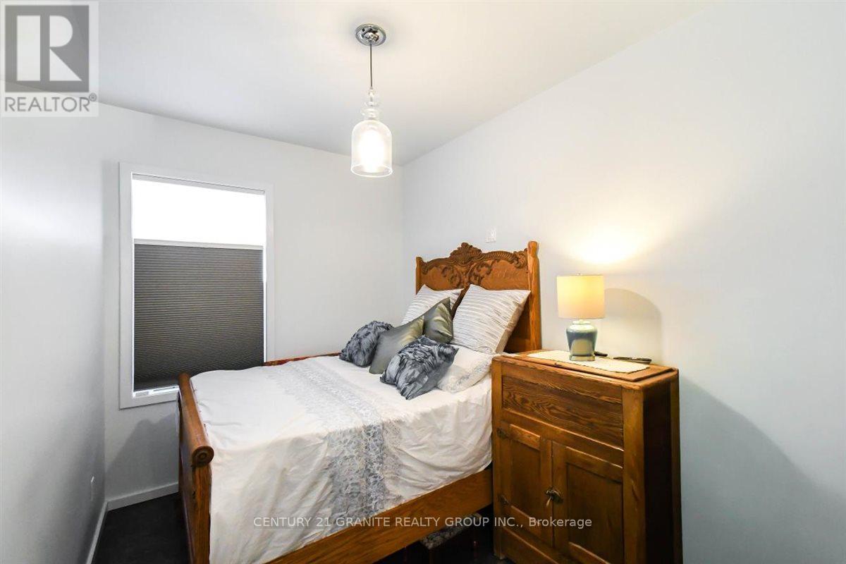 194 Hastings Street N, Bancroft (Bancroft Ward), Ontario  K0L 1C0 - Photo 18 - X12935350