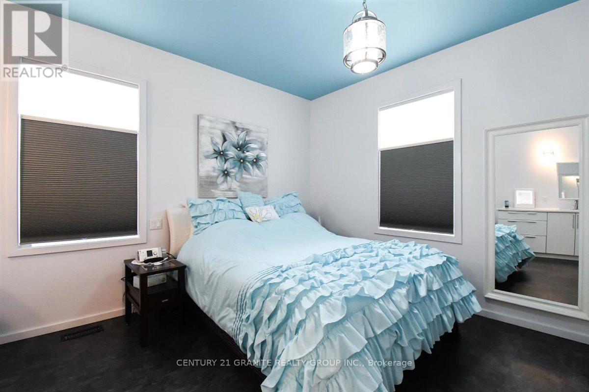 194 Hastings Street N, Bancroft (Bancroft Ward), Ontario  K0L 1C0 - Photo 20 - X12935350