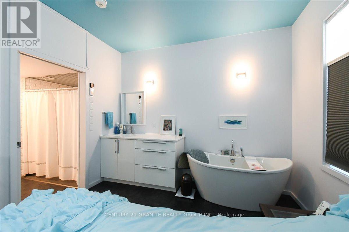 194 Hastings Street N, Bancroft (Bancroft Ward), Ontario  K0L 1C0 - Photo 21 - X12935350