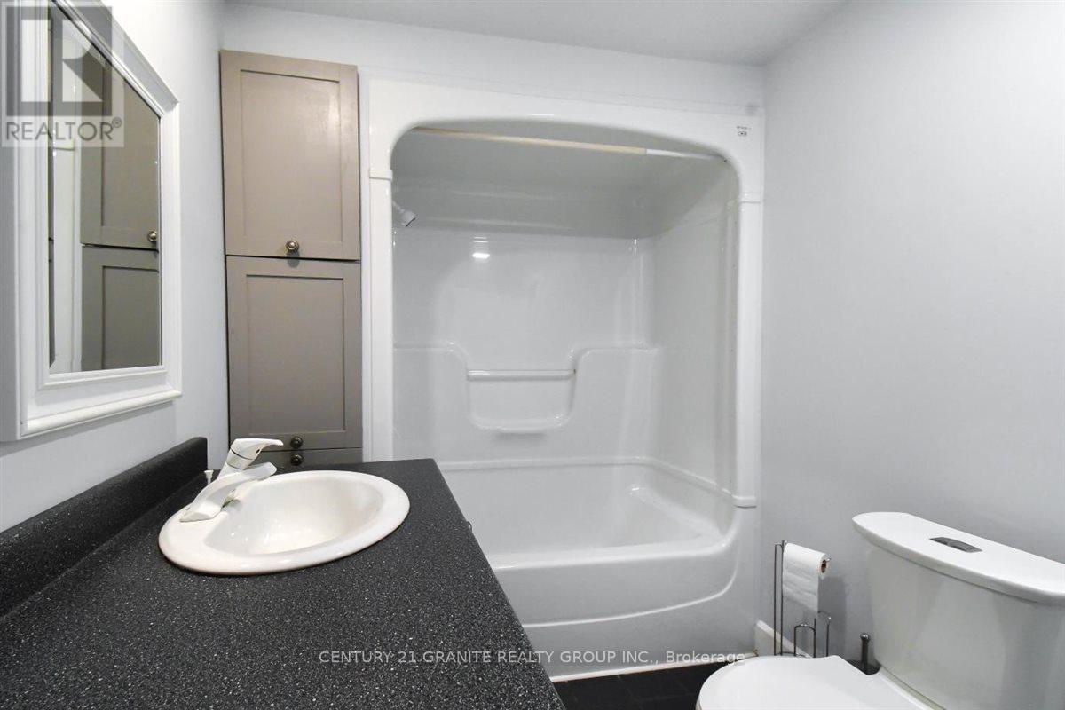 194 Hastings Street N, Bancroft (Bancroft Ward), Ontario  K0L 1C0 - Photo 22 - X12935350