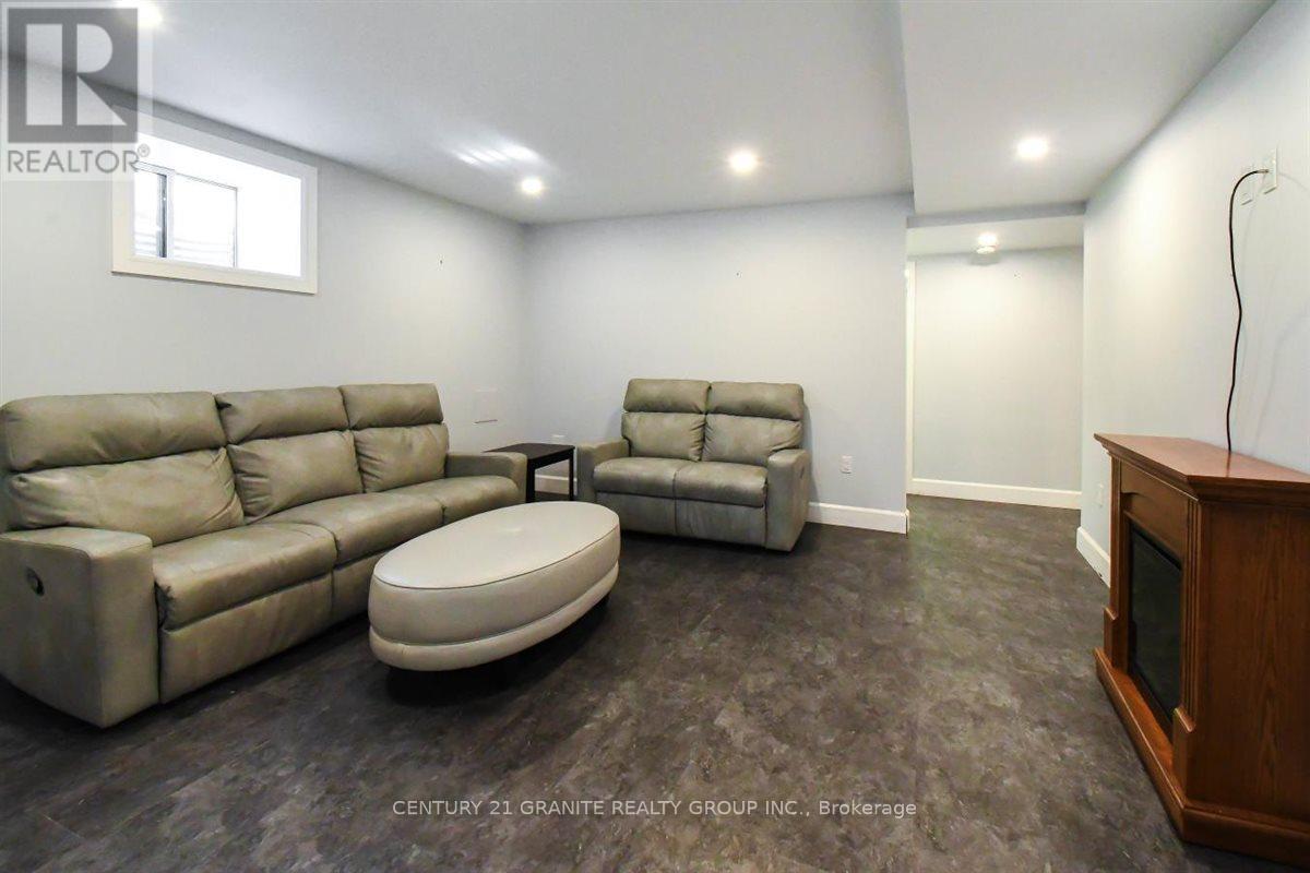 194 Hastings Street N, Bancroft (Bancroft Ward), Ontario  K0L 1C0 - Photo 26 - X12935350