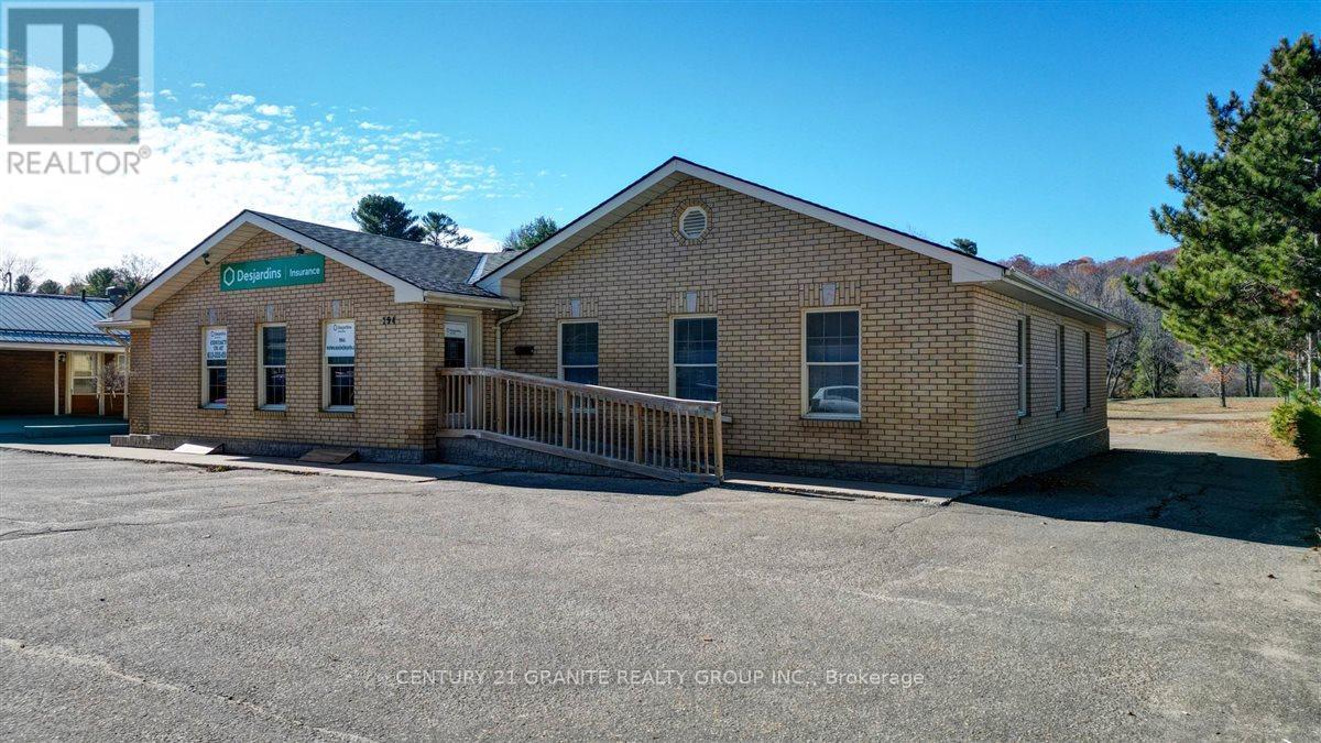 194 Hastings Street N, Bancroft (Bancroft Ward), Ontario  K0L 1C0 - Photo 4 - X12935350