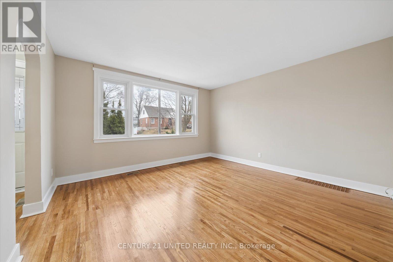 785 Brunswick Avenue, Peterborough (Otonabee Ward 1), Ontario  K9J 4N8 - Photo 10 - X12935468