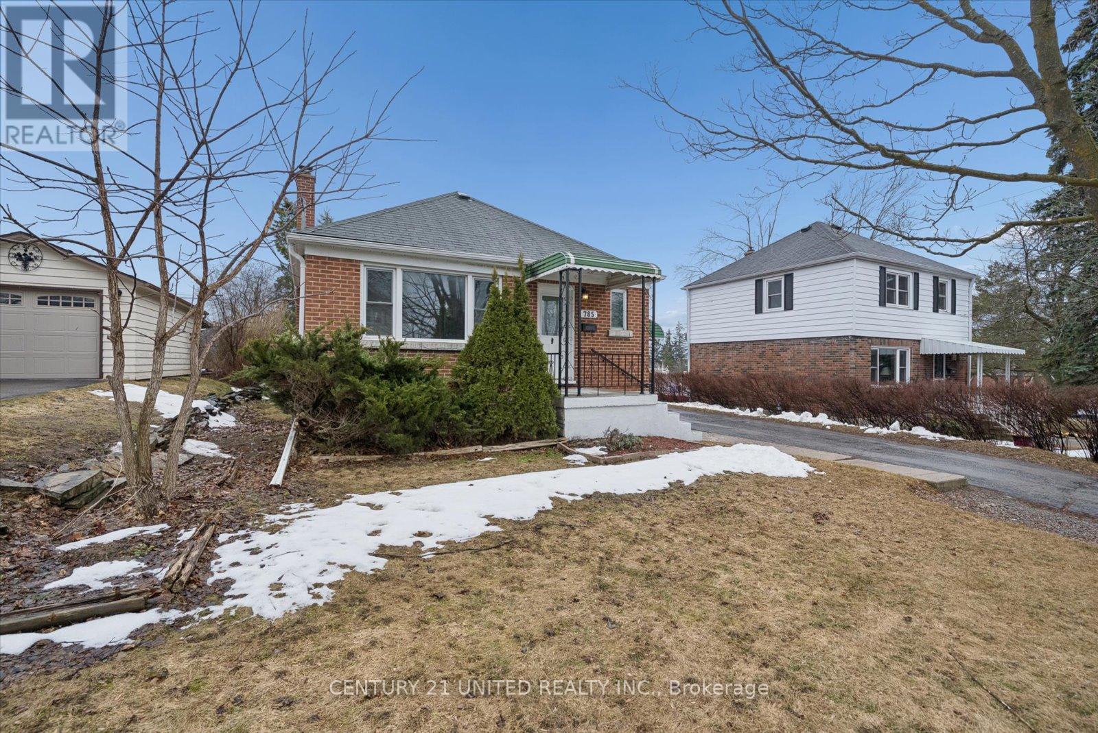 785 Brunswick Avenue, Peterborough (Otonabee Ward 1), Ontario  K9J 4N8 - Photo 2 - X12935468