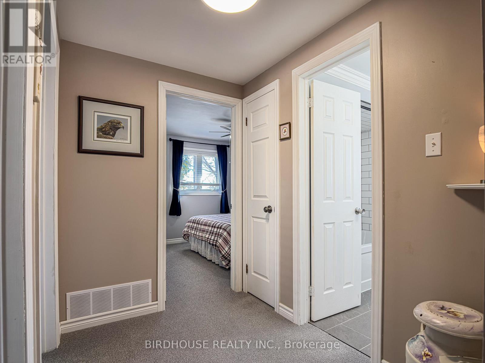 18 Mohawk Drive, Kawartha Lakes (Lindsay), Ontario  K9V 0J6 - Photo 14 - X12935928