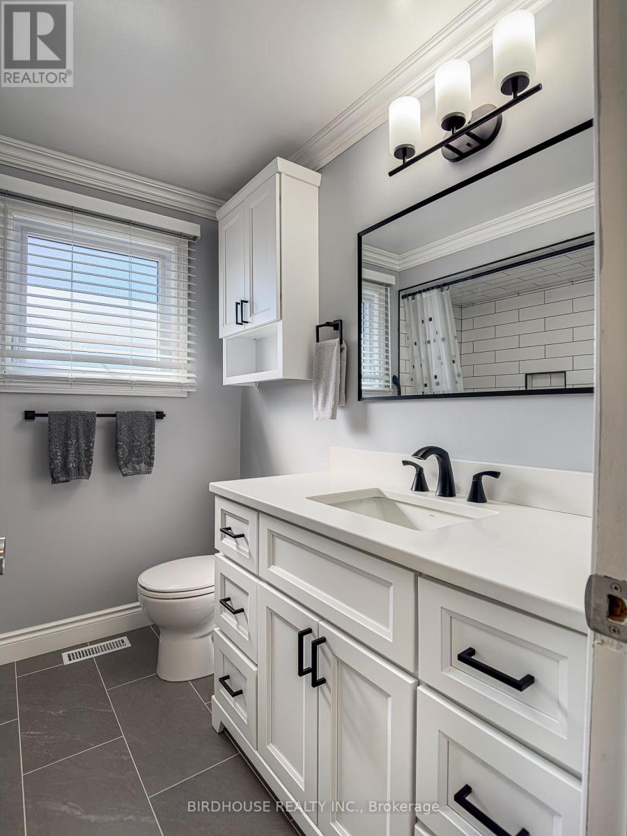 18 Mohawk Drive, Kawartha Lakes (Lindsay), Ontario  K9V 0J6 - Photo 15 - X12935928