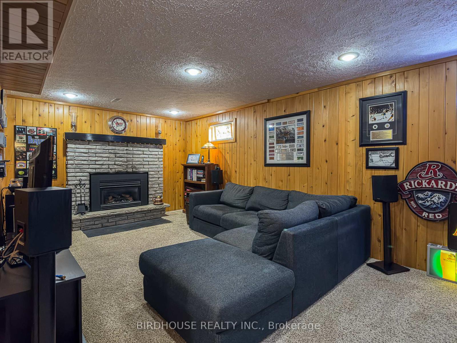 18 Mohawk Drive, Kawartha Lakes (Lindsay), Ontario  K9V 0J6 - Photo 23 - X12935928