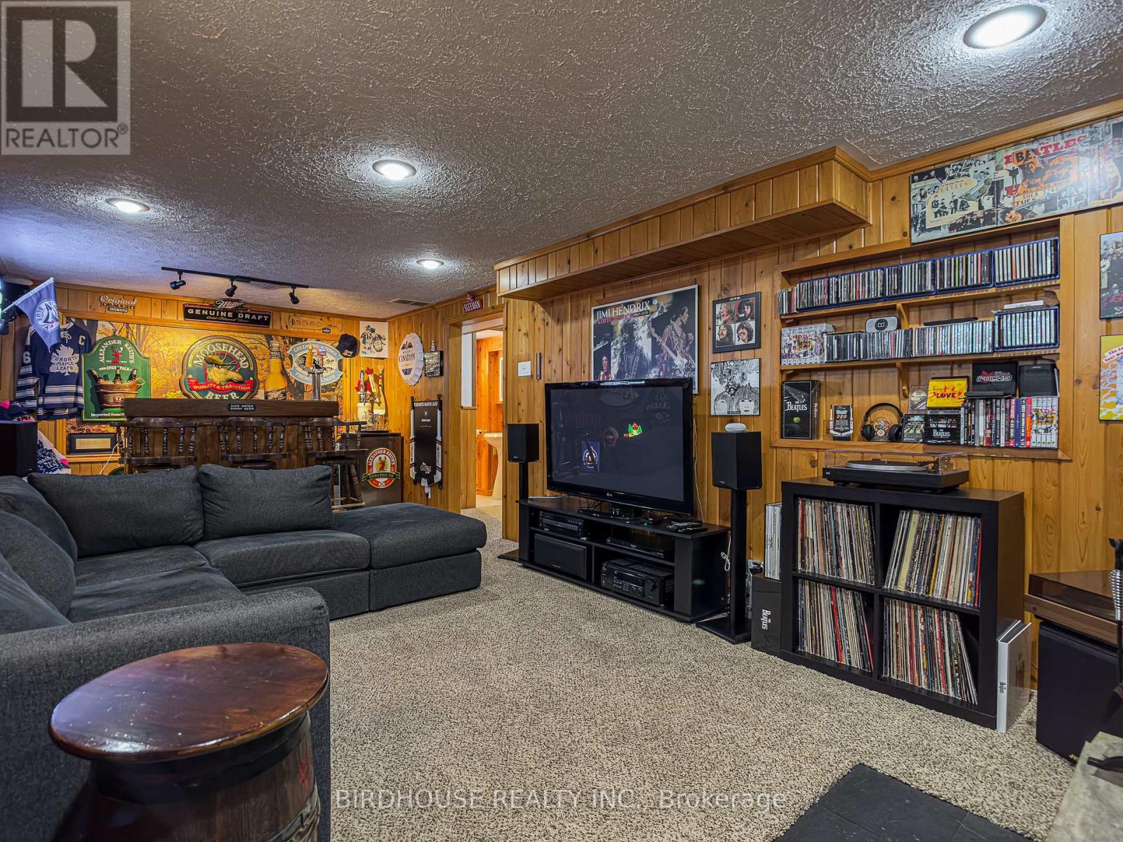 18 Mohawk Drive, Kawartha Lakes (Lindsay), Ontario  K9V 0J6 - Photo 26 - X12935928