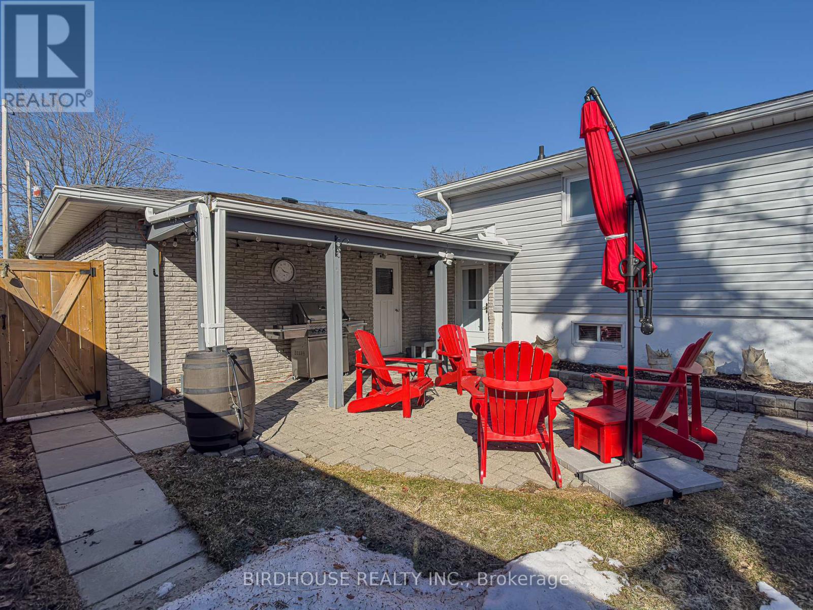 18 Mohawk Drive, Kawartha Lakes (Lindsay), Ontario  K9V 0J6 - Photo 31 - X12935928