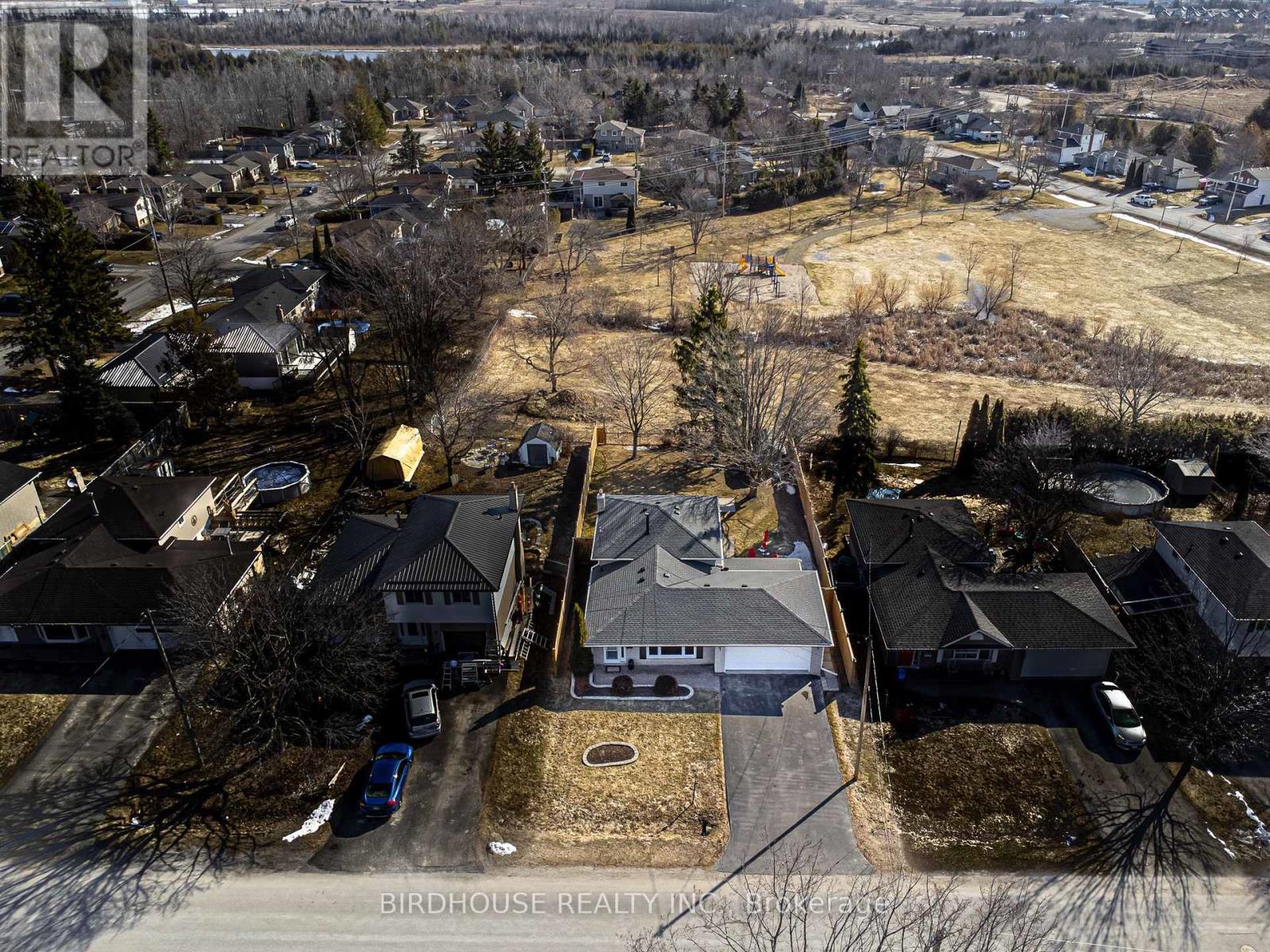 18 Mohawk Drive, Kawartha Lakes (Lindsay), Ontario  K9V 0J6 - Photo 33 - X12935928