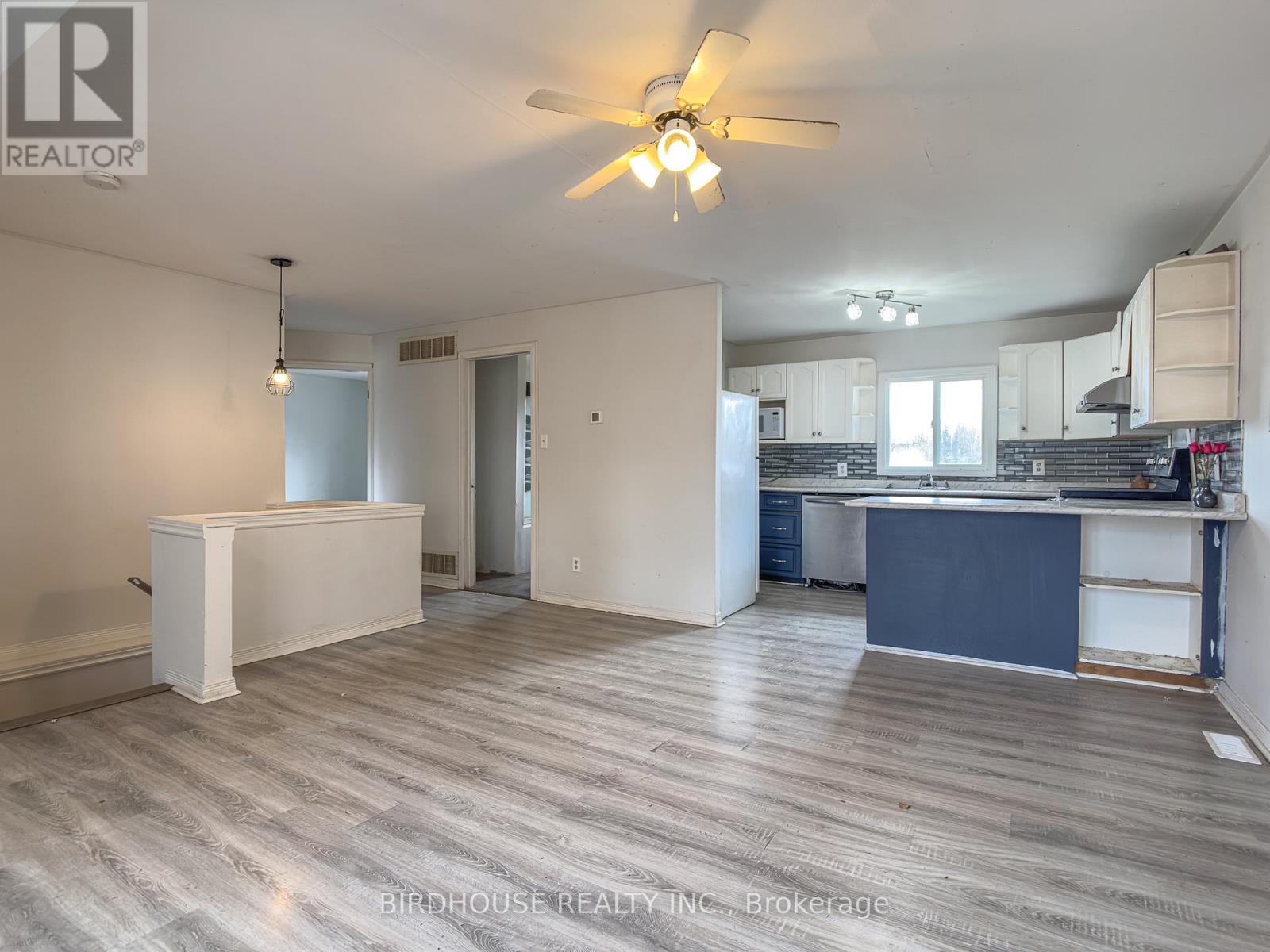 26 Laird Drive, Kawartha Lakes (Lindsay), Ontario  K9V 4R6 - Photo 10 - X12936362