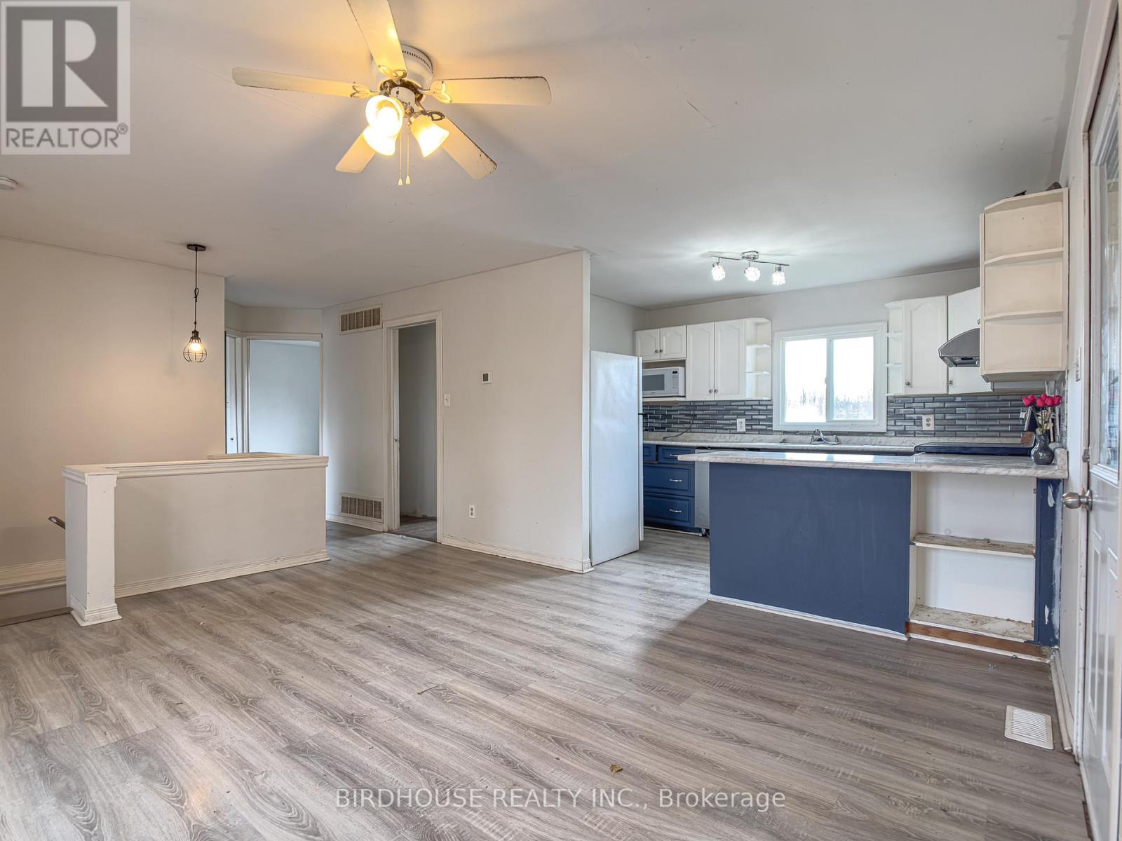 26 Laird Drive, Kawartha Lakes (Lindsay), Ontario  K9V 4R6 - Photo 11 - X12936362