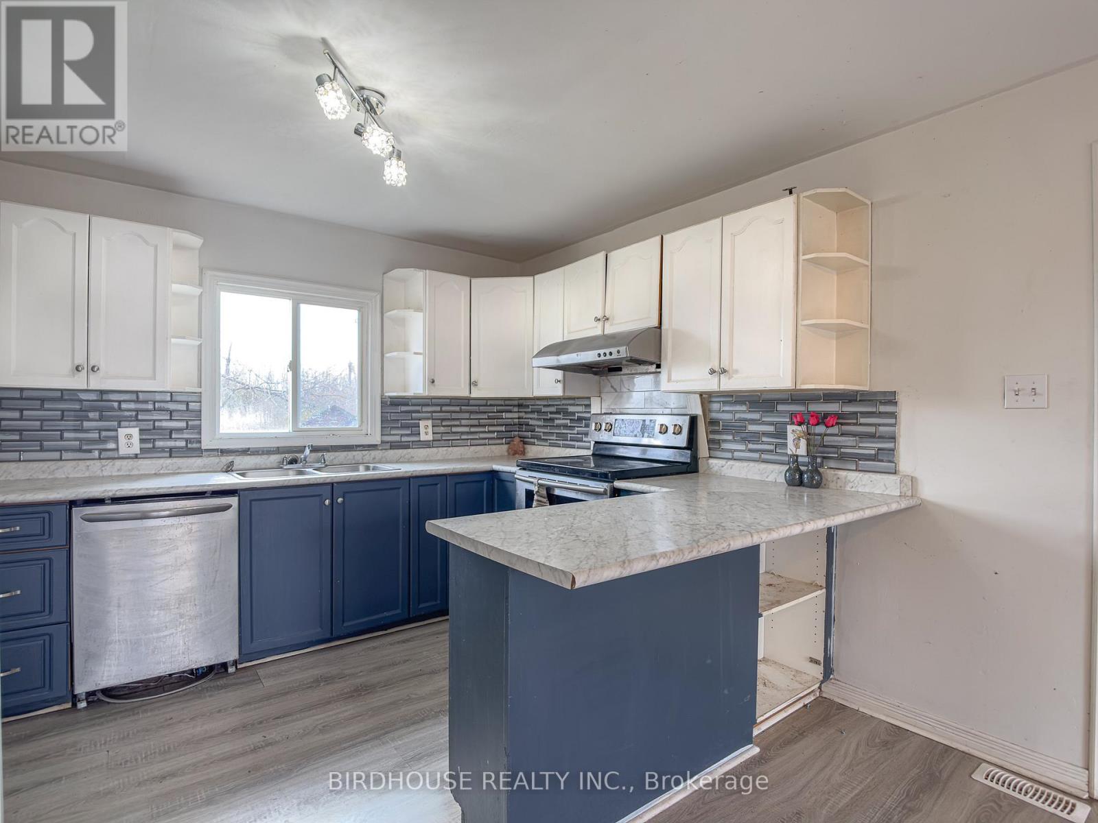 26 Laird Drive, Kawartha Lakes (Lindsay), Ontario  K9V 4R6 - Photo 12 - X12936362