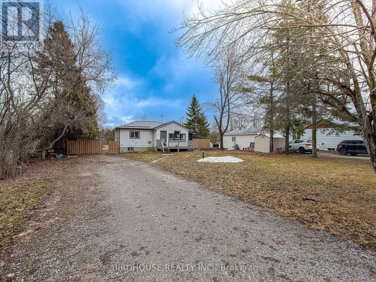 26 Laird Drive, Kawartha Lakes (Lindsay), Ontario  K9V 4R6 - Photo 25 - X12936362
