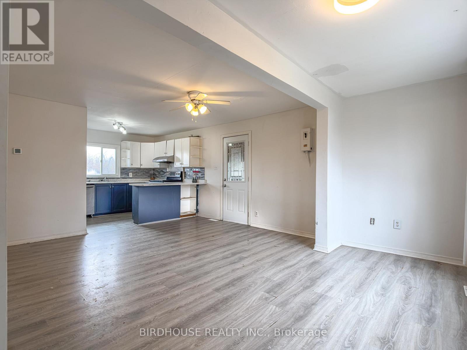 26 Laird Drive, Kawartha Lakes (Lindsay), Ontario  K9V 4R6 - Photo 8 - X12936362