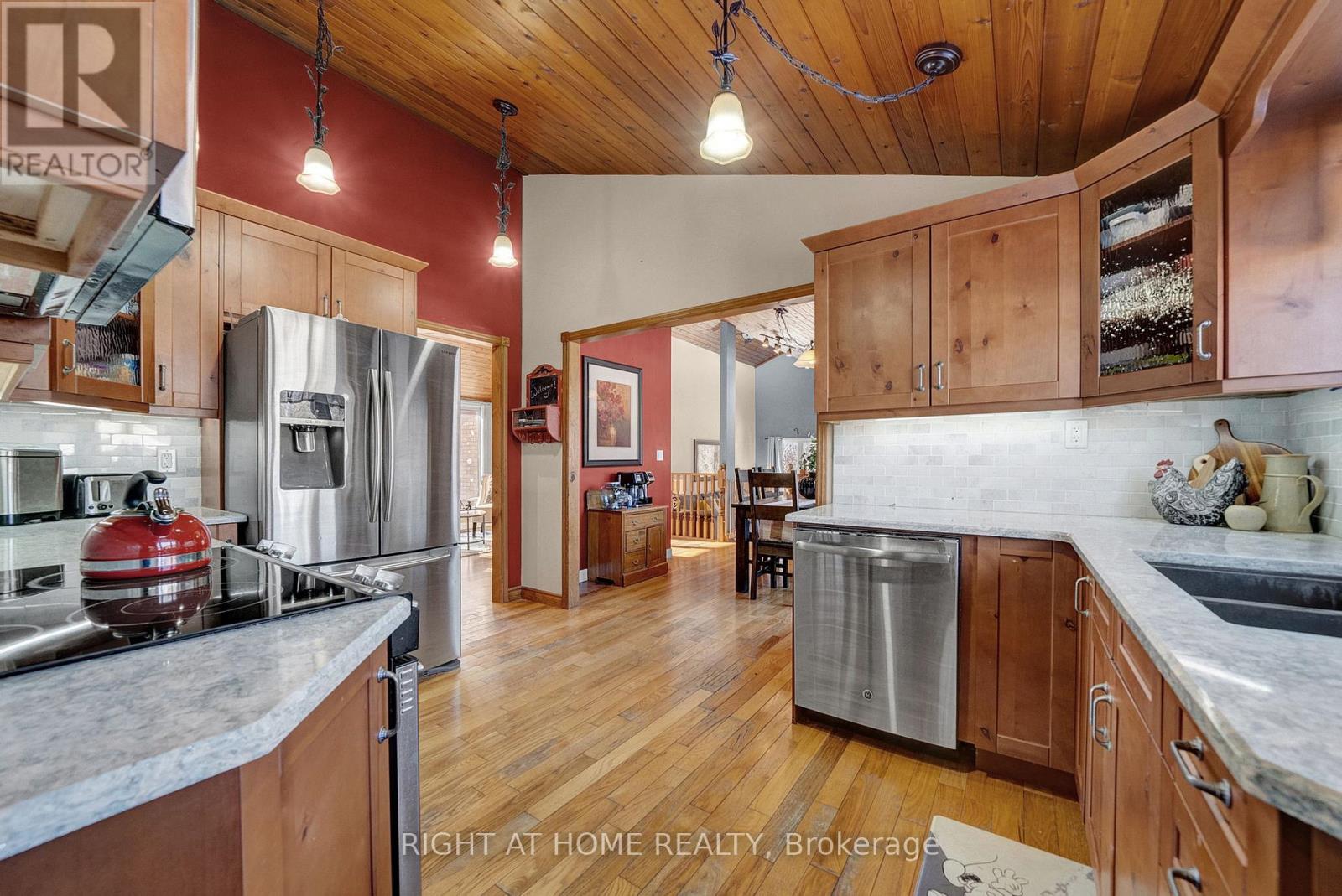 424 Bridle Road, Kawartha Lakes (Ops), Ontario  K9V 4R2 - Photo 14 - X12936644