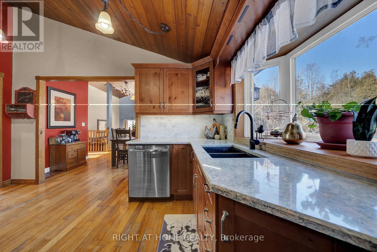 424 Bridle Road, Kawartha Lakes (Ops), Ontario  K9V 4R2 - Photo 15 - X12936644