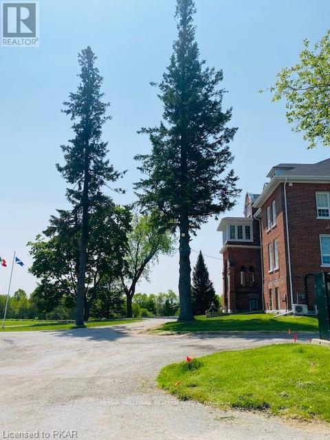 101 - 1354 Young's Point Road, Selwyn, Ontario  K0L 2H0 - Photo 18 - X12937016