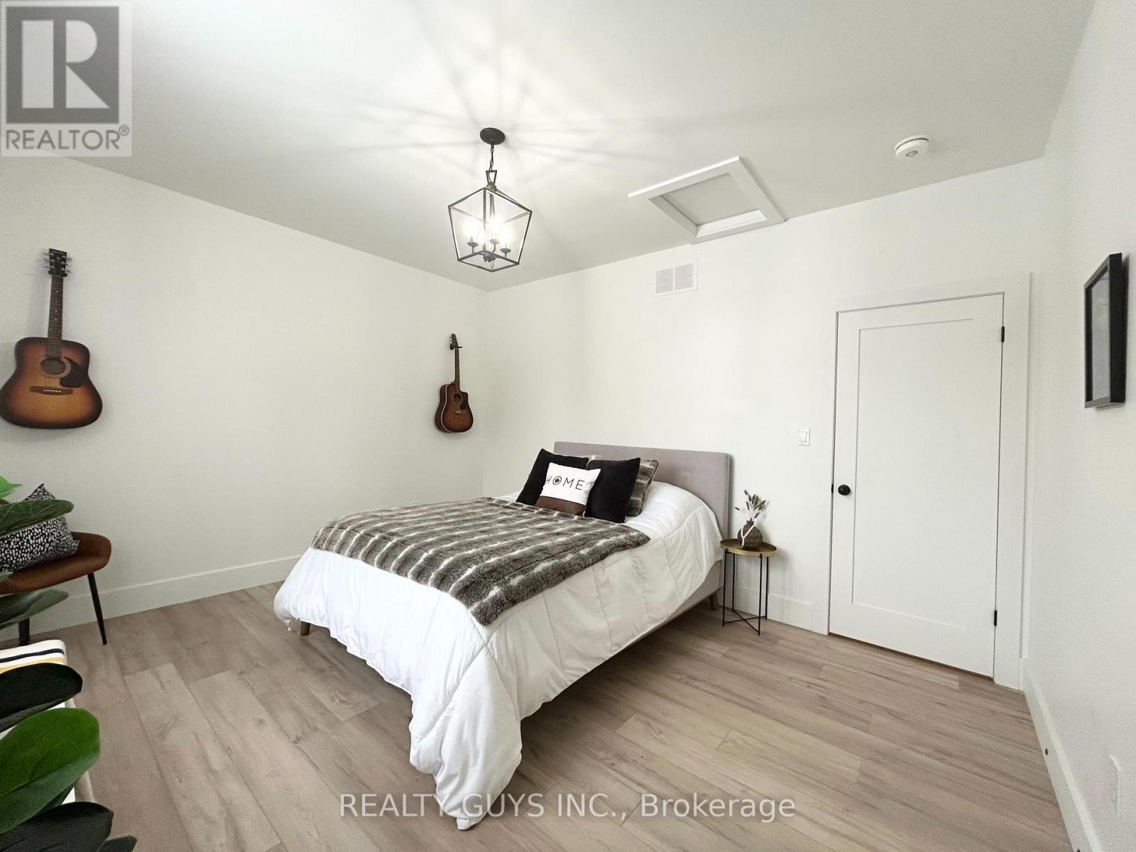 2 Ivy Street, Kawartha Lakes (Emily), Ontario  K0L 2W0 - Photo 32 - X12937110