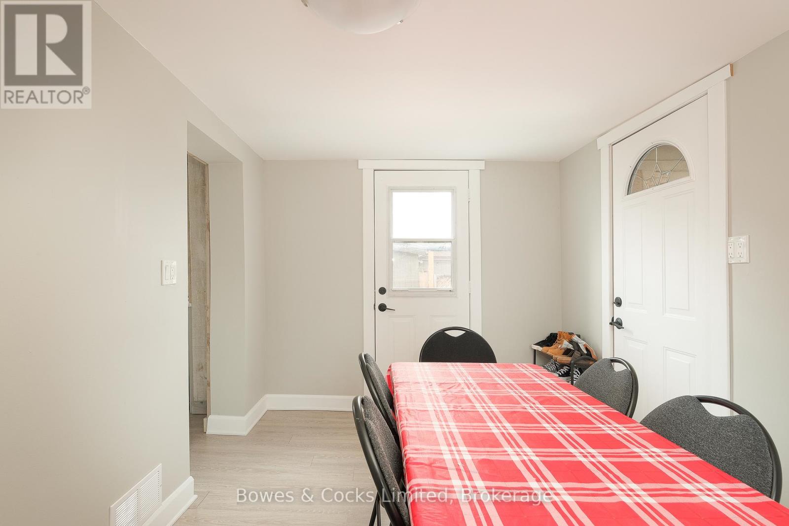 684 St. Mary's Street, Peterborough (Otonabee Ward 1), Ontario  K9J 4G9 - Photo 13 - X12937160