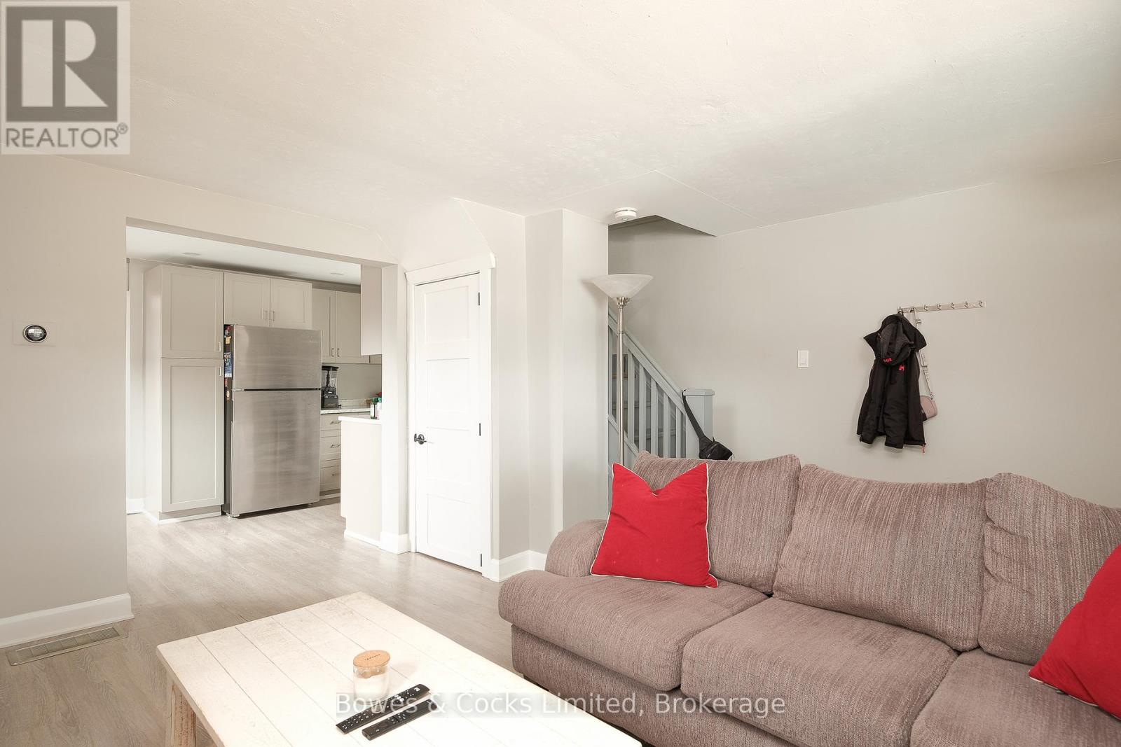 684 St. Mary's Street, Peterborough (Otonabee Ward 1), Ontario  K9J 4G9 - Photo 14 - X12937160