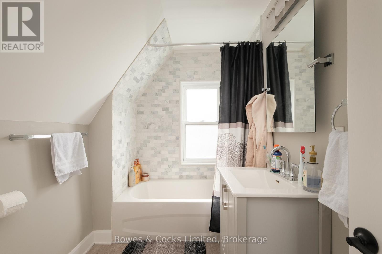 684 St. Mary's Street, Peterborough (Otonabee Ward 1), Ontario  K9J 4G9 - Photo 18 - X12937160